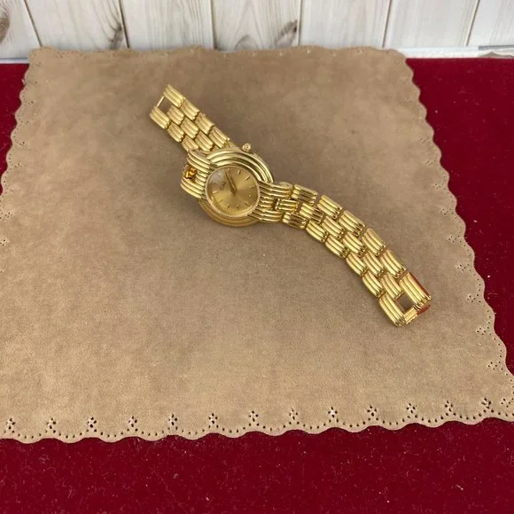 Stunning ESQ Movado Ladies Watch Gold link 6 Inch Sculptured Gild Bracelet - Picture 3 of 11